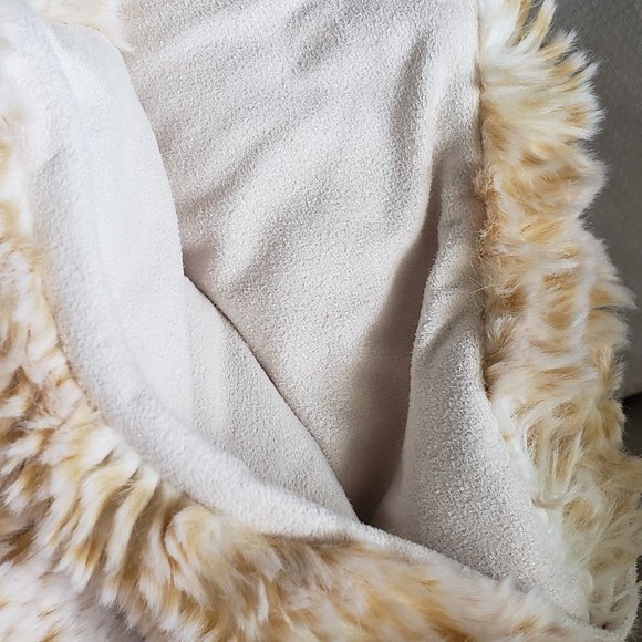 Z Gallerie Faux Chinchilla Throw GOLD - Picture 5 of 12